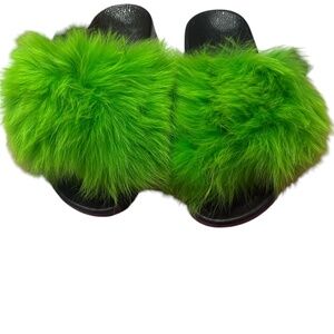 Fur slippers